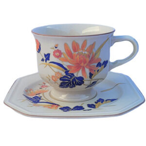 HP Vintage 80s Mikasa Majestic Chrysanthemum Footed 2 Tea‎ Cupsand Saucers